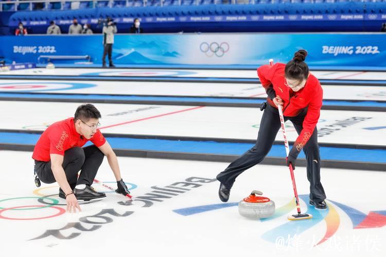 中国冰壶混双队在冬奥资格赛中豪取五连胜 中国冰壶混双队在冬奥资格赛中豪取五连胜