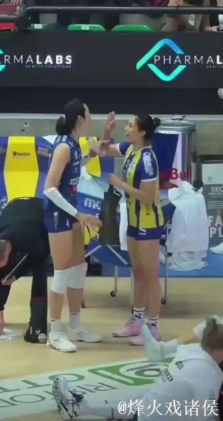 意甲赛场迎来“中国德比” 朱婷与庄宇珊上演精彩较量 意甲赛场迎来“中国德比” 朱婷与庄宇珊上演精彩较量